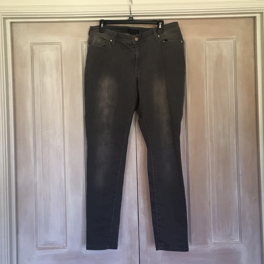 Women’s Grey Wash Skinny Jeans